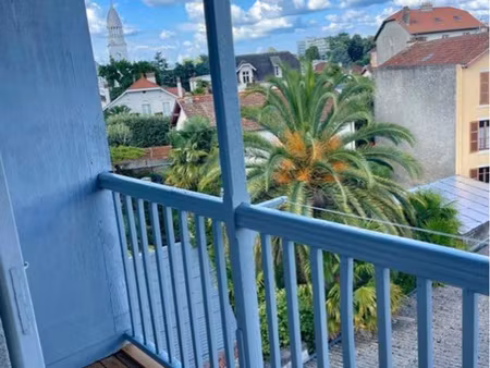 magnifique studio meublé avec grand balcon