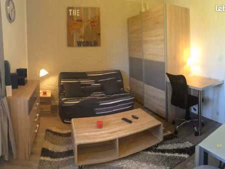 loue studio tours centre au calme