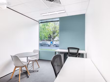 bureau privé à louer pour 3 personnes à marseille  les docks marseille