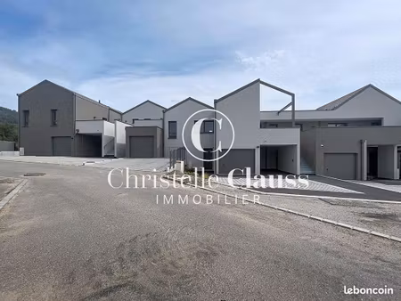 immeuble 3 pièces 77 m²