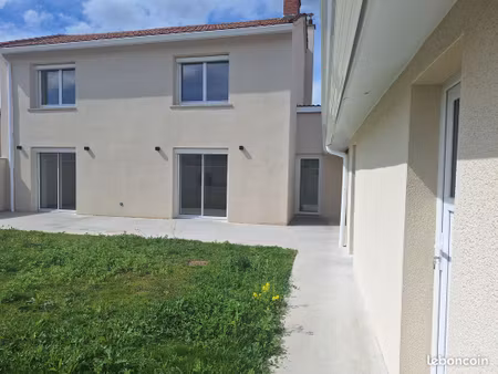 maison rénovée 125 m² avec suite parentale en rdc • montrond-les-bains