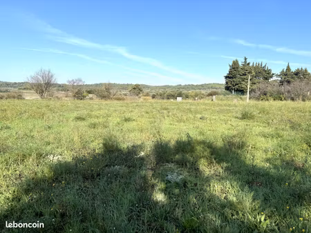 terrain constructible et viabilisé 4086m²