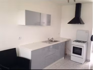 studio 40m2 en duplex charges comprises