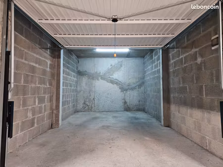 garage à louer en sous sol