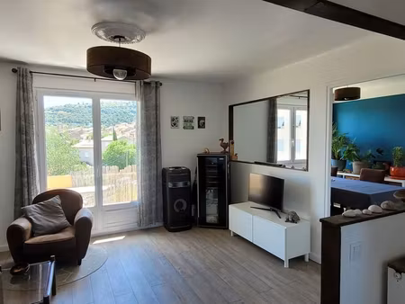 3 chambres avec balcon et cave - sans travaux