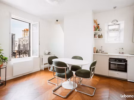 très bel appartement deux pièces - etage élevé avec ascenseur - lumineux et calme - rue co