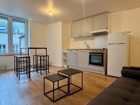 location appartement 2 pièces  33 33m2 laval (entièrement rénové)