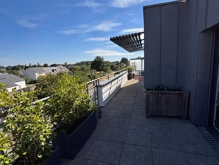 à louer : t4 de 83 m²  dernier étage  terrasse plein sud et grand garage