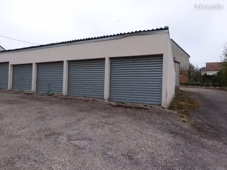 garage/box a louer