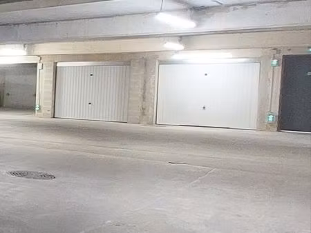 parking box stationnement stockage