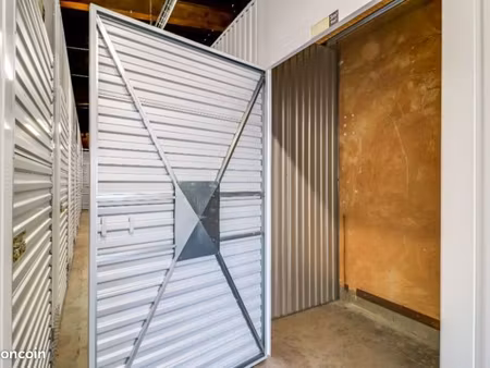 garage/box 4 m² coignieres