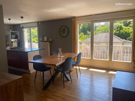 brive-la-gaillarde – appartement traversant lumineux 3 ch. 74 m² – balcon – 2 garages – qu