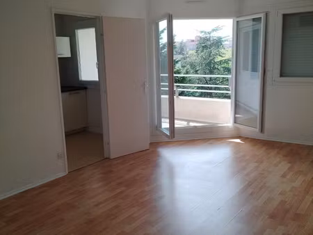 location t 2 de 50m2