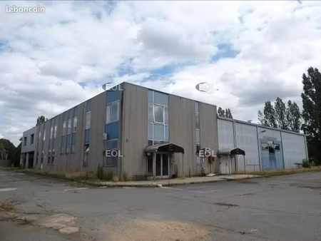 local bureaux 2 000 m²