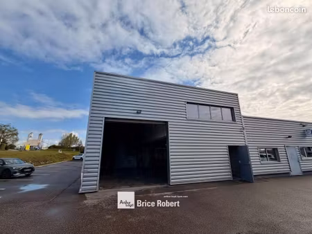 local d'activité 132 m²