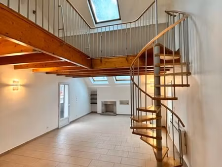 studio 4 pièces 98 m²