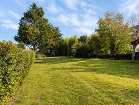 terrain 1 057 m² merignac