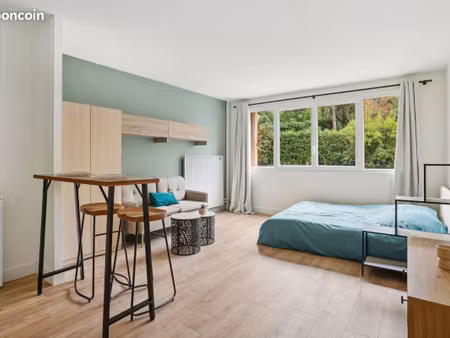studio 1 pièce 28 m²