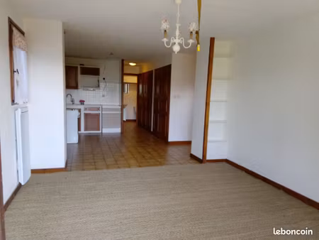 appartement t2 en rez-de-jardin avec terrasse