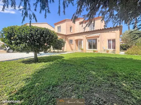 villa 4 pièces 130 m²