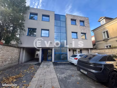 bureaux 125 m²