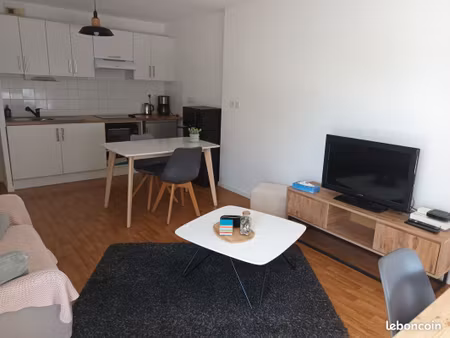 location étudiante : appartement t2 proche ubs