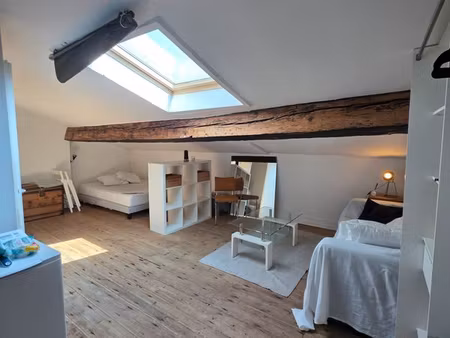studio meublé 19 m² carrez / 32 m² au sol – bordeaux hypercentre – place tourny – vendu lo