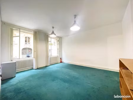 bureau 150 m²