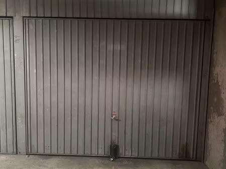rare = garage à vauban