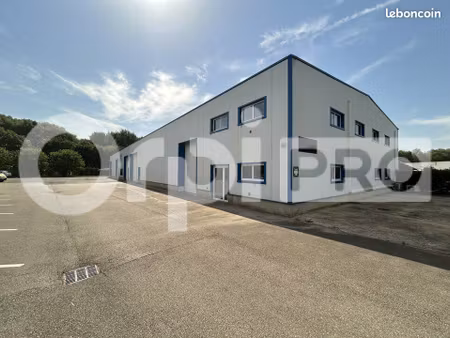 local d'activité 640 m²