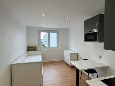 joli studio meublé - vaucelles