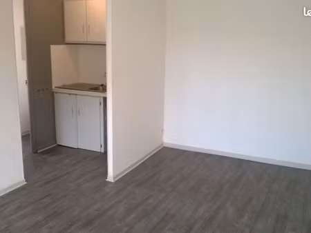 t2 34m2 lumineux + garage (420 euros) – libre mi-aout ou fin aout