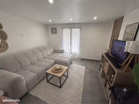 bel appartement t3 de 60 m² rénové – cuisine équipée – 550 hc