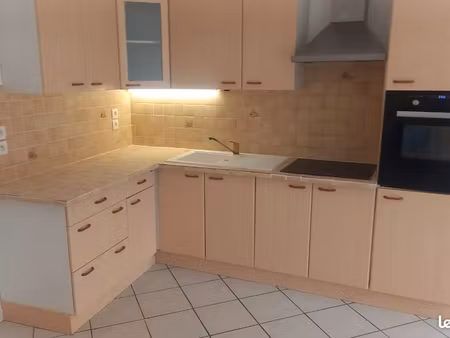centre ville de castelsarrasin  1er étage 1 appartement type 2