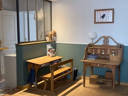 très bel appartement traversant 4 pièces  balcon et garage