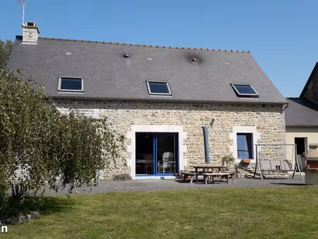 maison individuelle en pierre entièrement remaniée en 2006 dans un cadre verdoyant de 4000