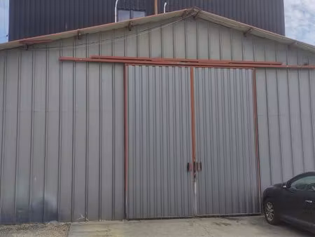 hangar 250 m2