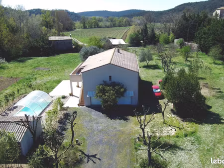propriété de 5732 m2 avec une parcelle constructible