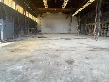 espace de stockage sécurisé 200 à 1000 m² – accès poids lourds – le bourget / a86