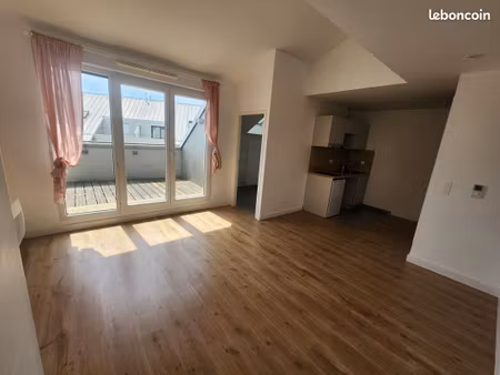 loue beau studio 29m² + terrasse proche gare