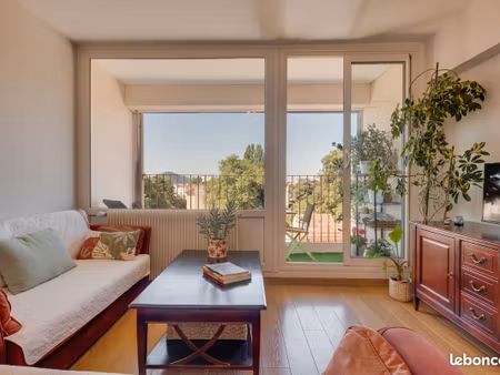 t4 - 80 m² avec loggia – besançon haut quartier chaprais