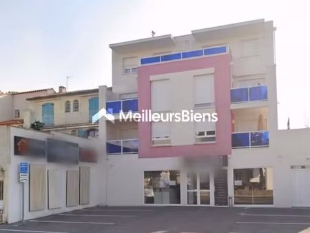 local 230 m²
