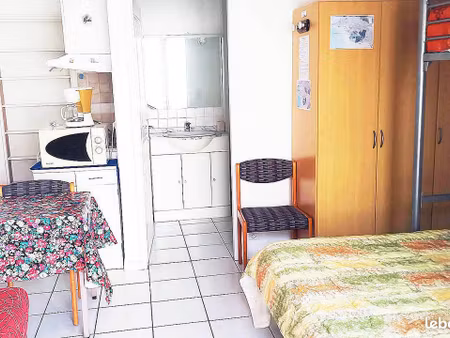 appartement meublé dispo de suite – tout compris – terrasse 20 m² – parking privé – aytré 