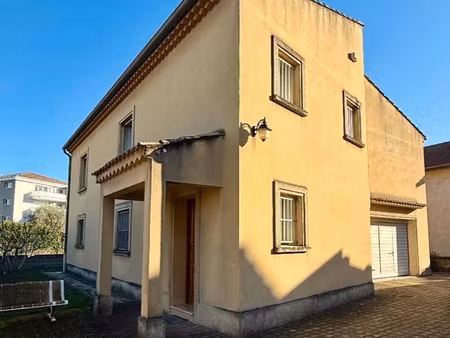 maison individuelle 4 pièces de 160 m2 à avignon