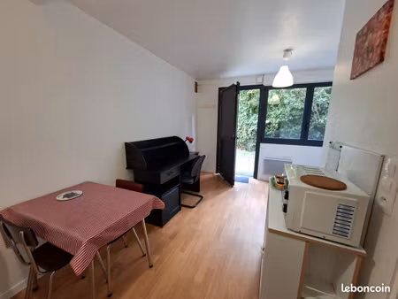 beau studio meublé  à 2 pas de l'iut  campus mazier