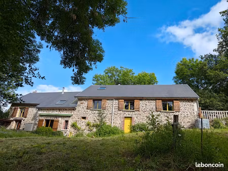 maison en pierre rénovée 228 m² – 2 logements – dépendances et terrain arboré 1 47 ha