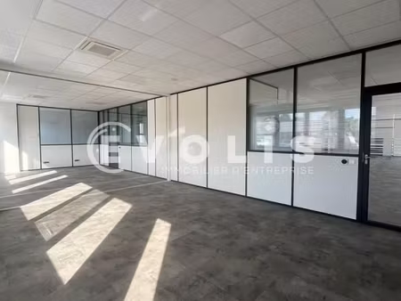 bureau 500 m²