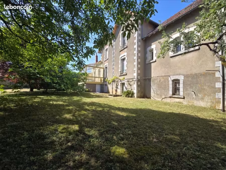 maison 8 pièces 241 m²