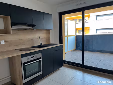 t1 31m2 non meuble avec loggia- 4ème étage ascenseur proche chu estaing