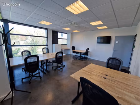 bureaux à louer 6 à 8 postes
